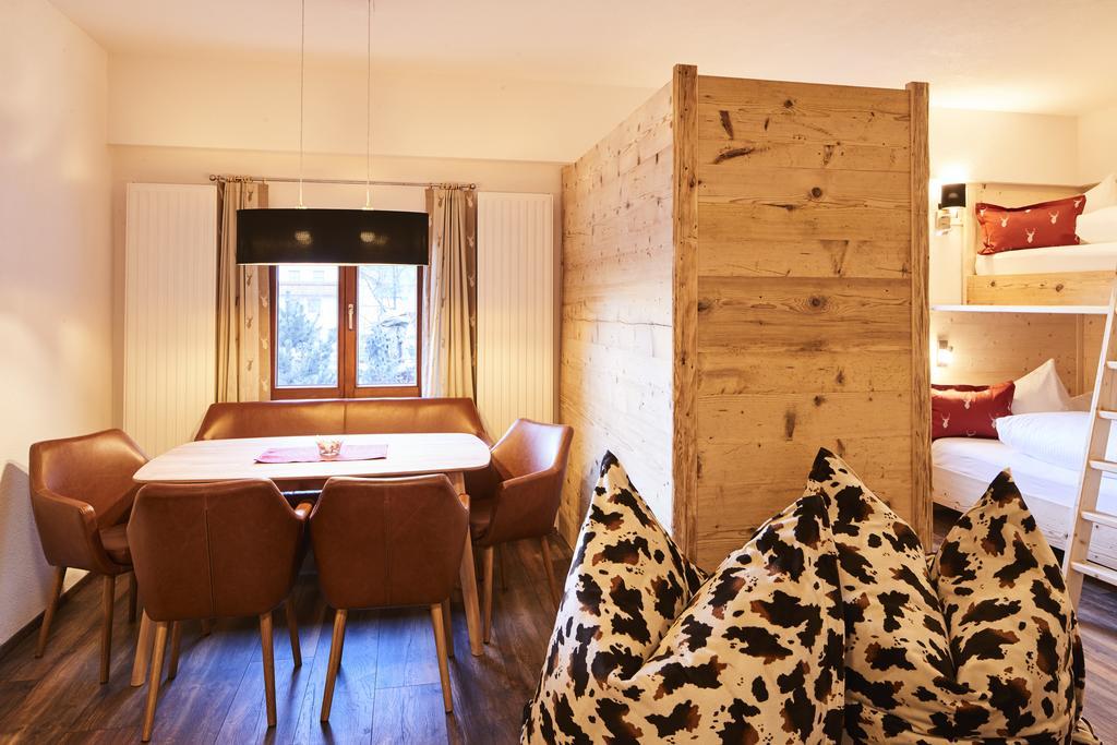 Tirolerhof - Appartementhaus カウナータール エクステリア 写真